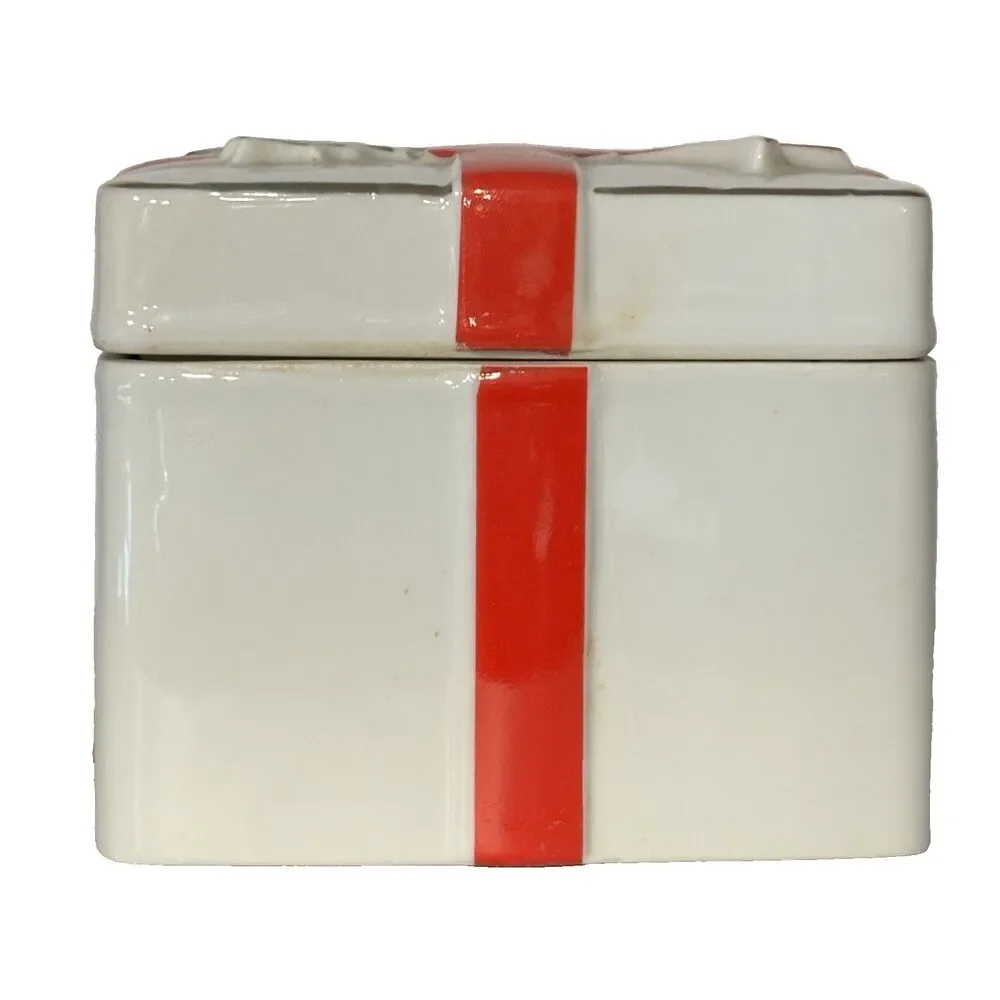 Vintage Christmas Ceramic Ribbon & Holly Covered Box Mount Clemens Pottery 1986